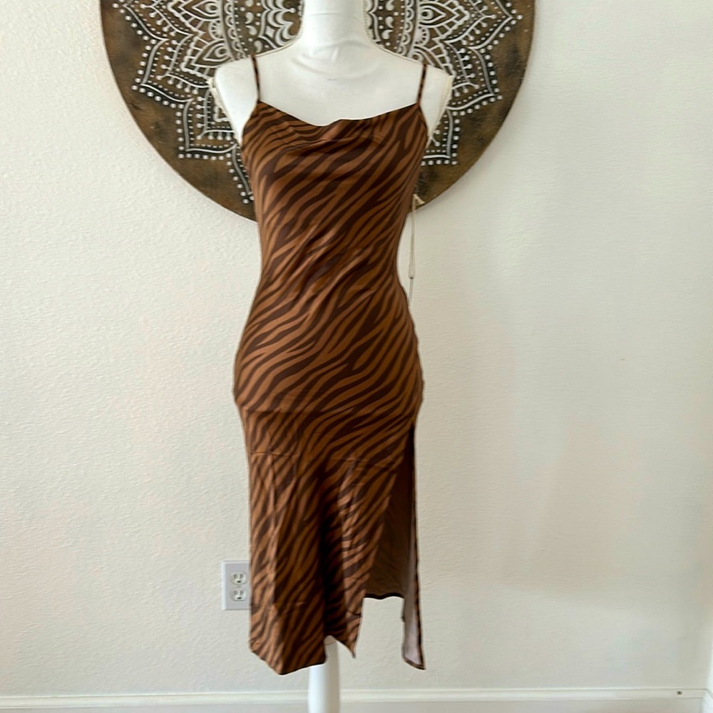 *NWT* WEST OF MELROSE silky fitted zebra print cowl neck backless dress, size XS